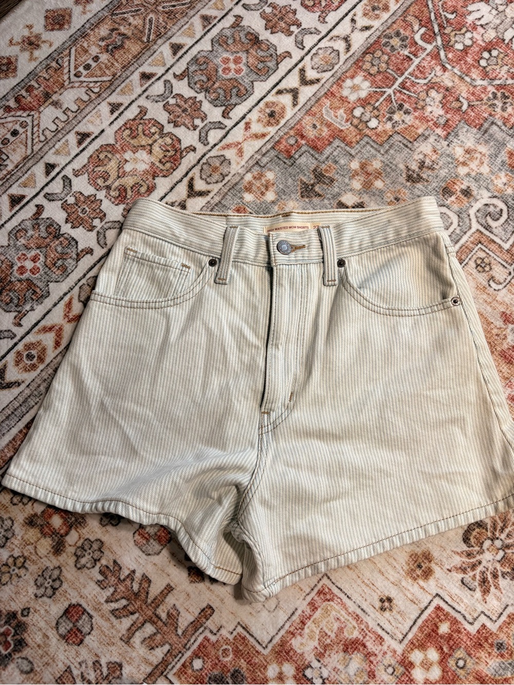 Women’s High-Rise Cream Corduroy Shorts